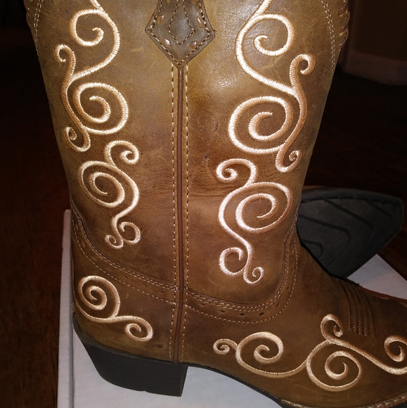 Ariat youth boots for girls - Picture 2 of 5